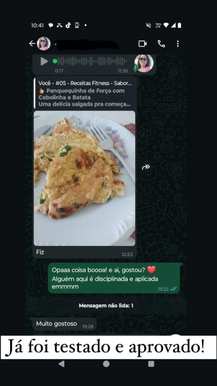 Aluna aprovando uma receita fitness no WhatsApp